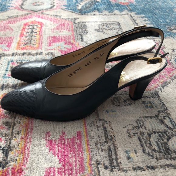 Vintage Salvatore Ferragamo sling back heels sz 7 - Picture 4 of 6